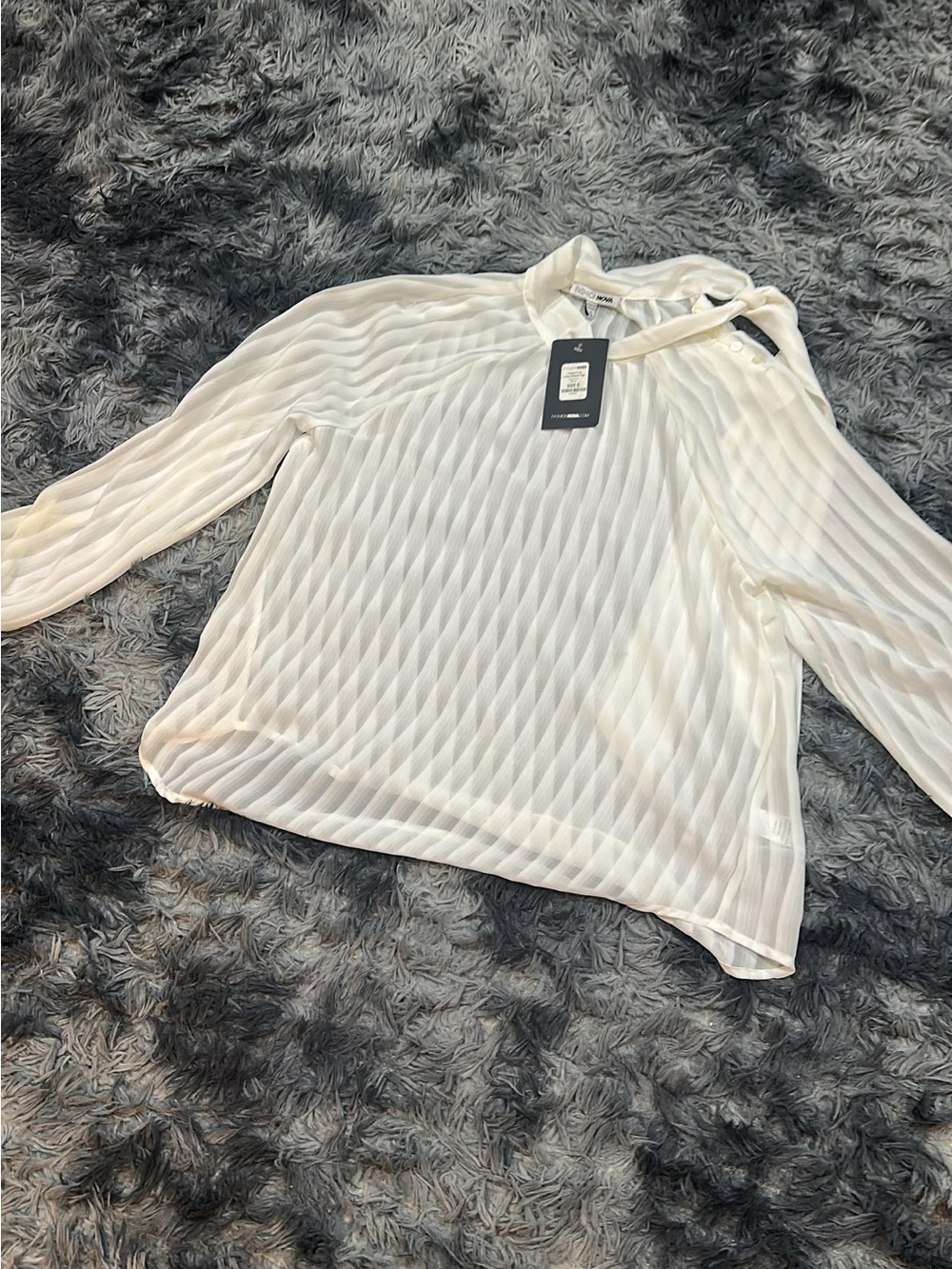 Fashion Nova White Pleated Long-Sleeve Blouse
